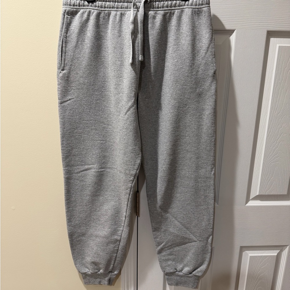 Hanes Gray Fleece Sweatpants - Size Large (Great Condition)